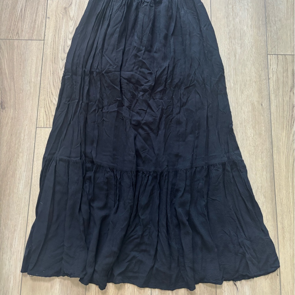 Carly Jean Rushed Ruffle Maxi Dress - Picture 2 of 3